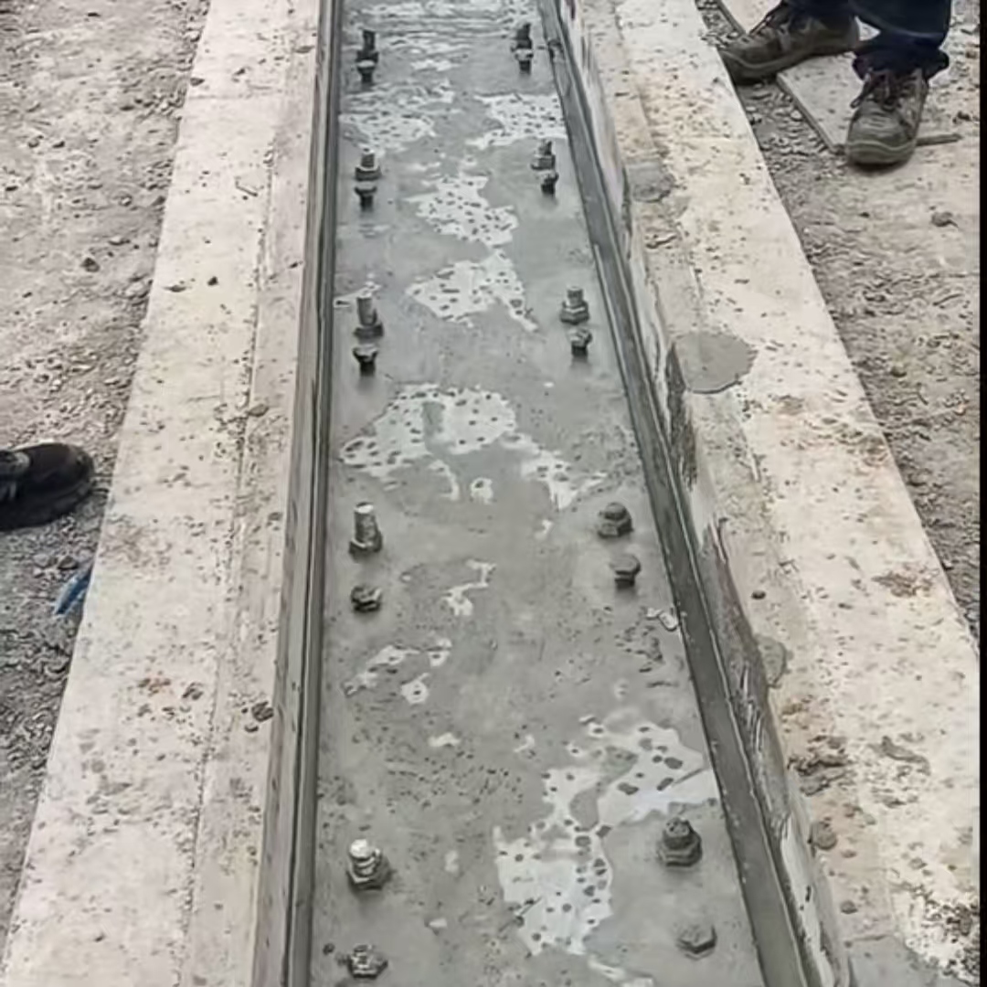 站前港口码头起重机龙门吊重型机械设备稳固用早强快凝轨道胶泥